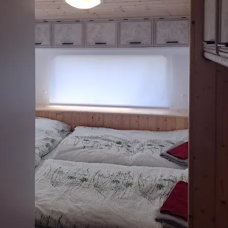 Glamping ラグジュアリーテント Hnacov